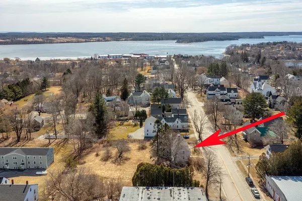 Thomaston, ME 04861,12 Knox ST