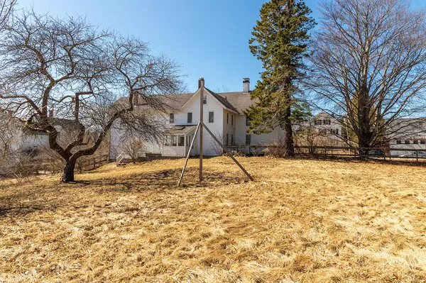 Thomaston, ME 04861,12 Knox ST