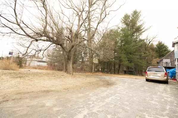 Lisbon, ME 04250,207 Lisbon ST