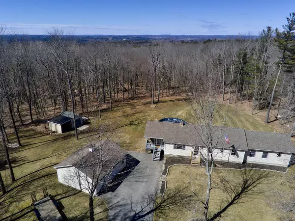 Pittston, ME 04345,52 Lancaster RD