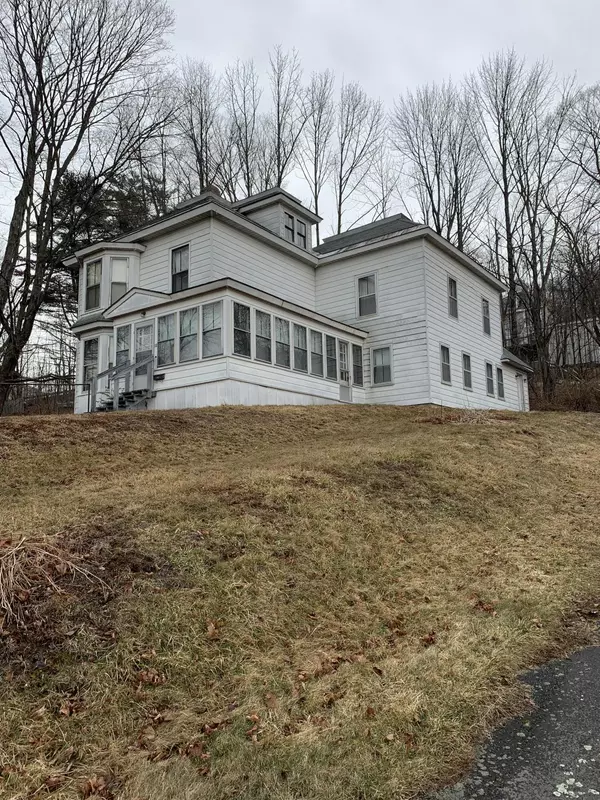 58 Free ST, Dexter, ME 04930