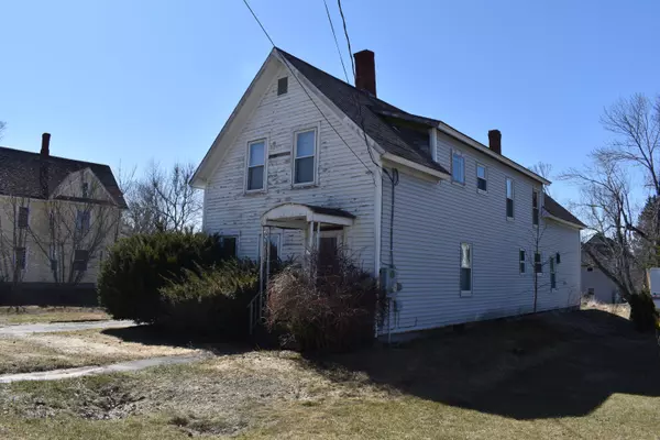 Newport, ME 04953,107 Elm ST