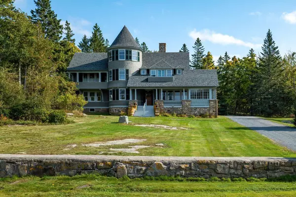 127 W OVAL, Winter Harbor, ME 04693