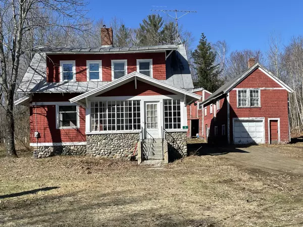 31 Dodge RD, Phillips, ME 04966