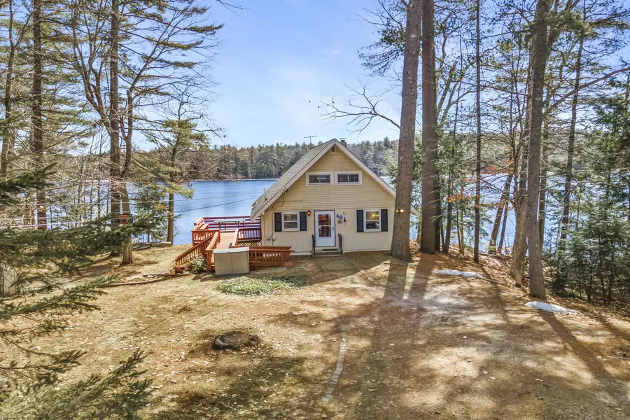 49 Inlet Point RD, Raymond, ME 04071