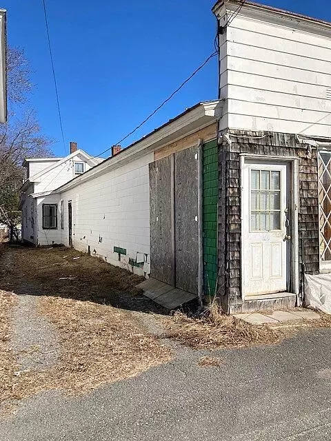 Madison, ME 04950,120 Old Point AVE