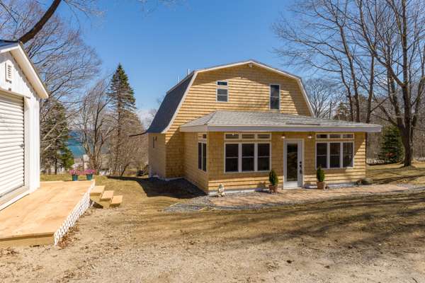 12 Meadow RD, Harpswell, ME 04079