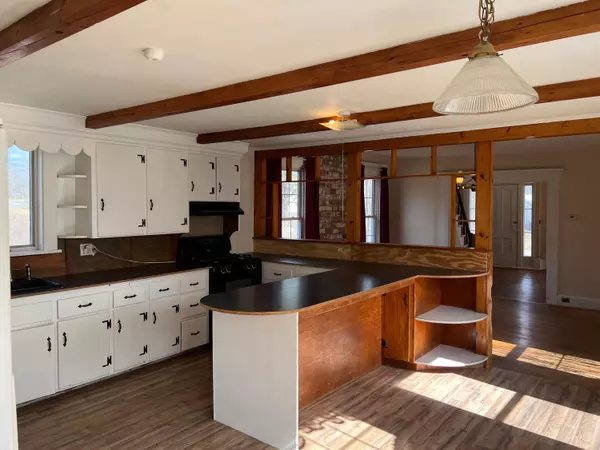 Waldoboro, ME 04572,108 Winslows Mills RD