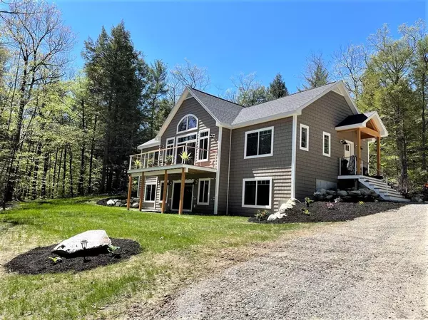 5 Whipporwill DR, Naples, ME 04055