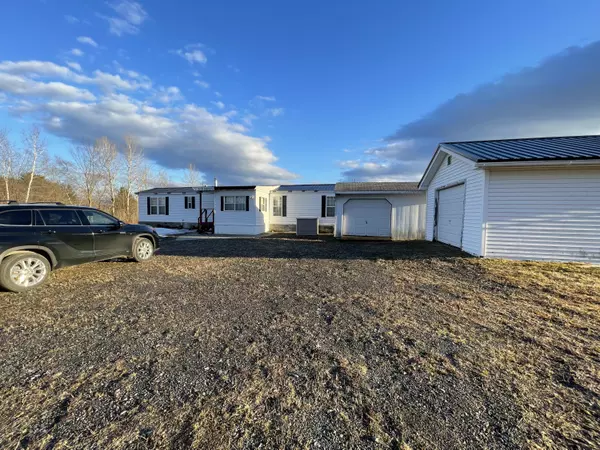 465 Badgerboro RD, Palmyra, ME 04965