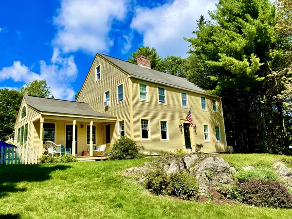 66 Summer ST, Hampden, ME 04444