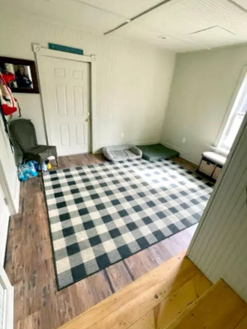 Oakland, ME 04963,130 Middle RD