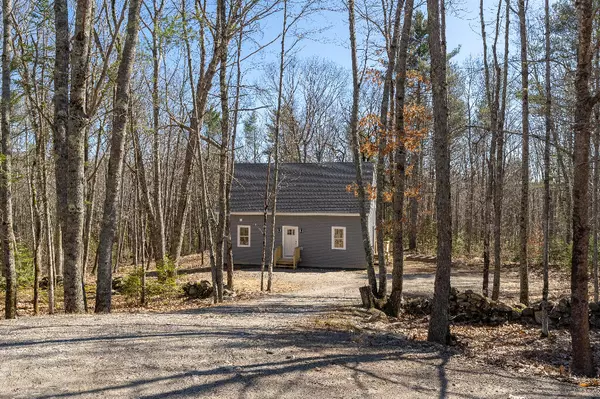 84 Timber LN, Newcastle, ME 04553