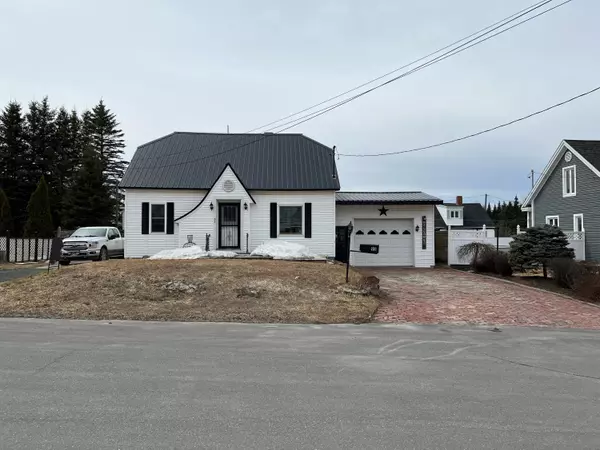 95 18th AVE, Madawaska, ME 04756