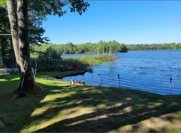 35 Loon LN, Palmyra, ME 04965