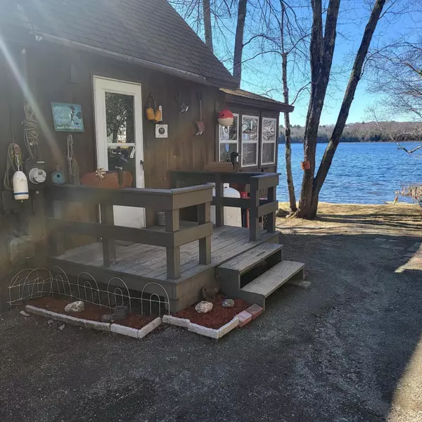 Palmyra, ME 04965,35 Loon LN