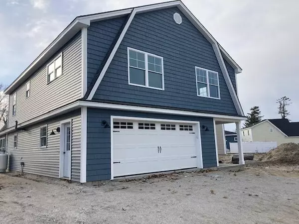 4 Woods LN, Old Orchard Beach, ME 04064