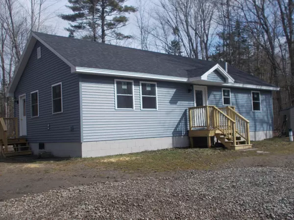 132 Pond RD, Burnham, ME 04922