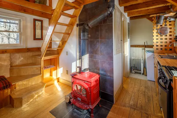 Phillips, ME 04966,2 Number Six RD