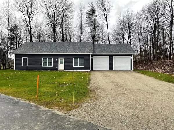 11 Sadie LN, Sabattus, ME 04280