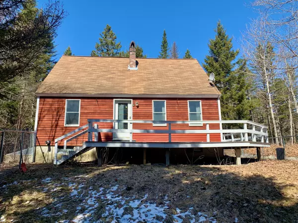4 Fernwood LN, Machias, ME 04654