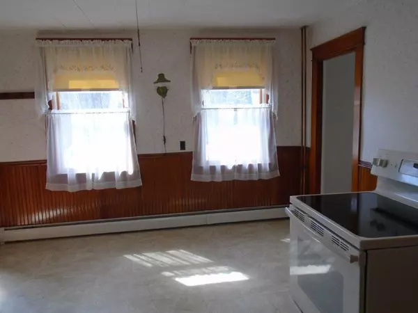 Oakland, ME 04963,103 Oak ST