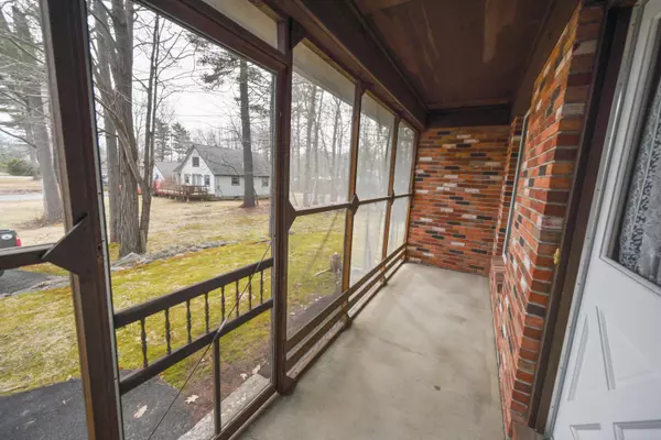 Milford, ME 04461,10 Oak ST