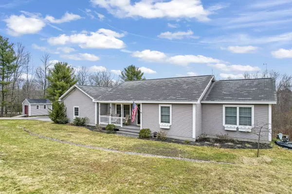 4 Meadow WAY, Richmond, ME 04357