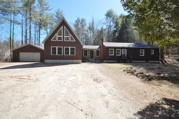 7 Sally LN, New Gloucester, ME 04260