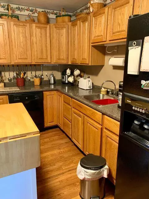 Grand Lake Stream Plt, ME 04668,29 Church ST