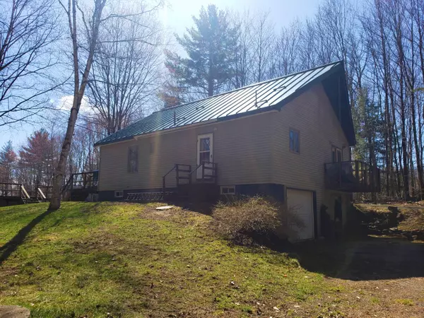 694 Norridgewock RD, Fairfield, ME 04937