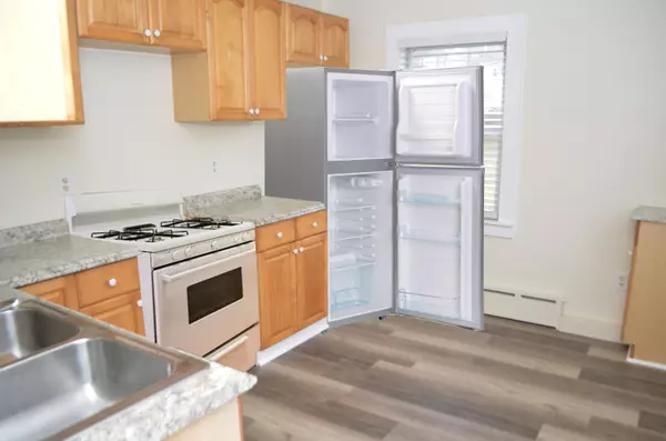 Kittery, ME 03904,37-39 Boush ST