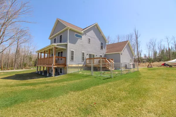 Hermon, ME 04401,310 Harvest LN