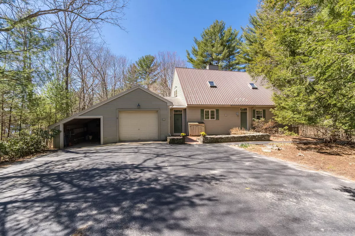 Lyman, ME 04002,34 Roberts Pond RD