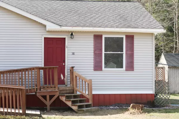 West Gardiner, ME 04345,38 Manning DR