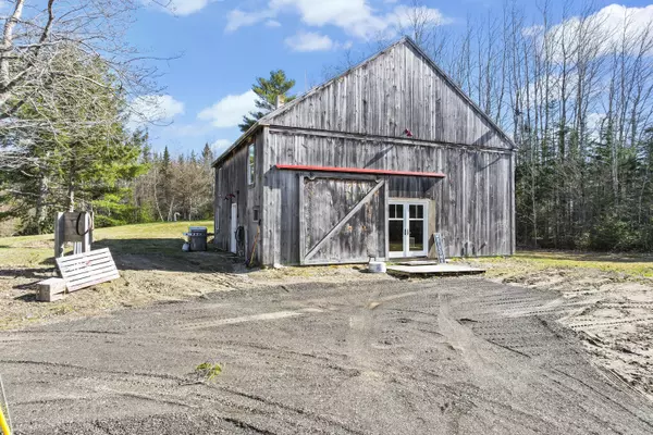 Waldoboro, ME 04572,363 Feylers Corner RD