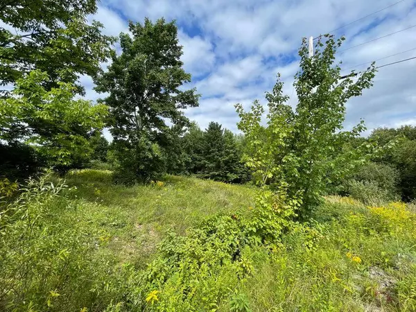 63 Grandview DR, Newport, ME 04953