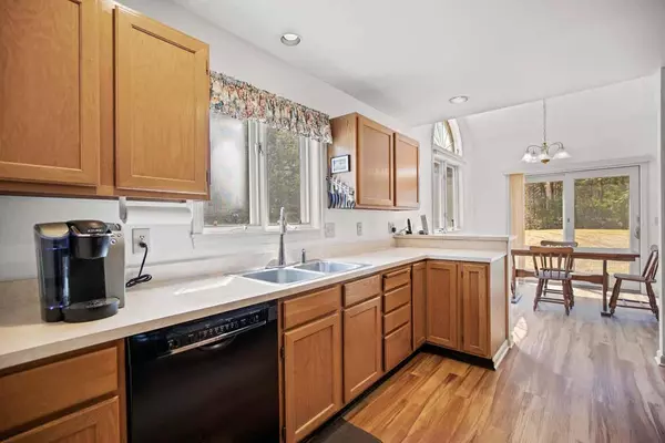 Freeport, ME 04032,171 Pownal RD