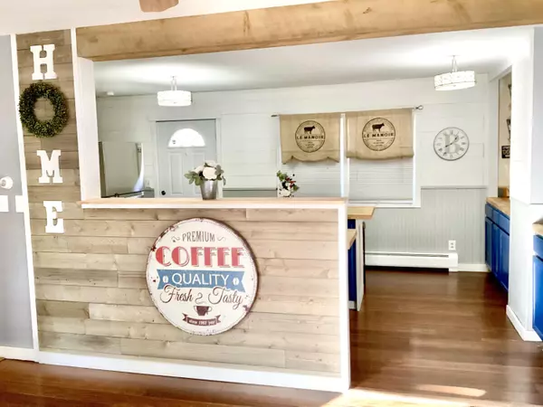 Gardiner, ME 04345,559 River AVE