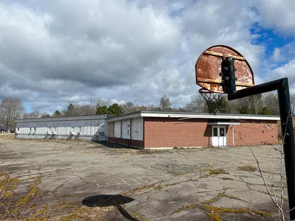 Medway, ME 04460,18 School Street