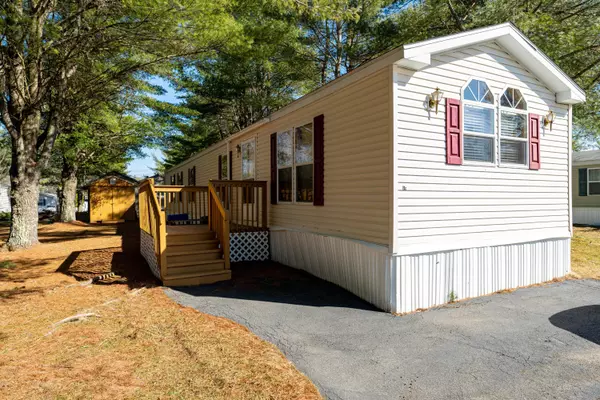 96 Celtics DR, Waterville, ME 04901