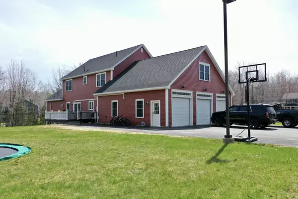 Hermon, ME 04401,556 Ridge DR