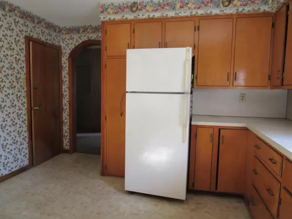 Norway, ME 04268,11 Norway Center RD