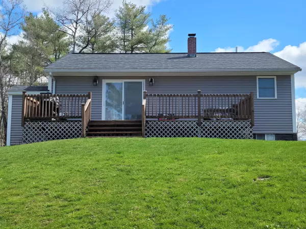 Pittston, ME 04345,119 Arnold RD