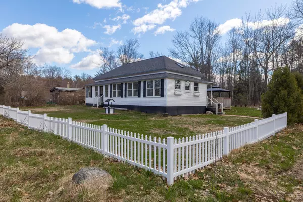 Poland, ME 04274,536 N Raymond RD