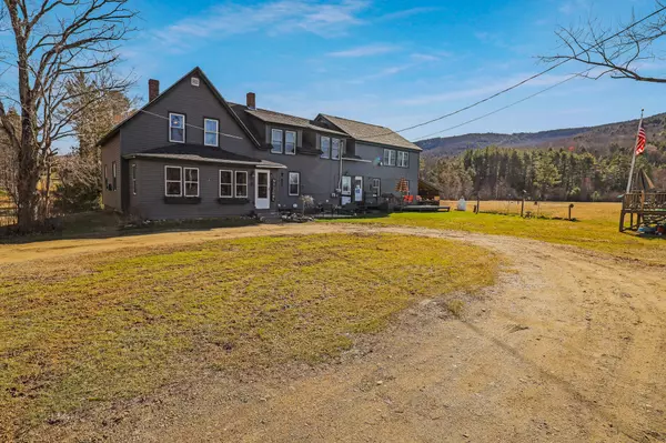 7 Hidden Meadow LN, Dixfield, ME 04224