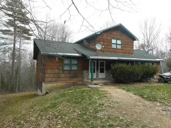 33 Ledgewood DR, Hampden, ME 04444