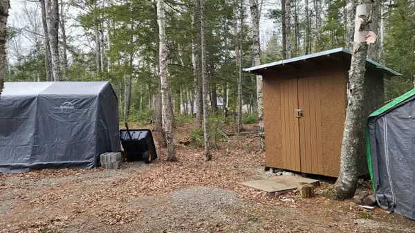 Osborn, ME 04605,129 Kingman Beach RD