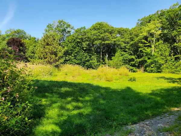 32 High ST, Hope, ME 04847