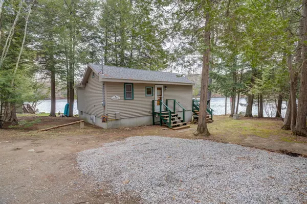 Norway, ME 04268,9 Boulder WAY